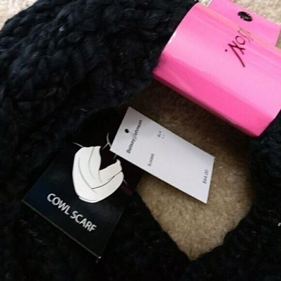 *Sale* Betsey Johnson black winter beanie and cowl - Picture 5 of 5